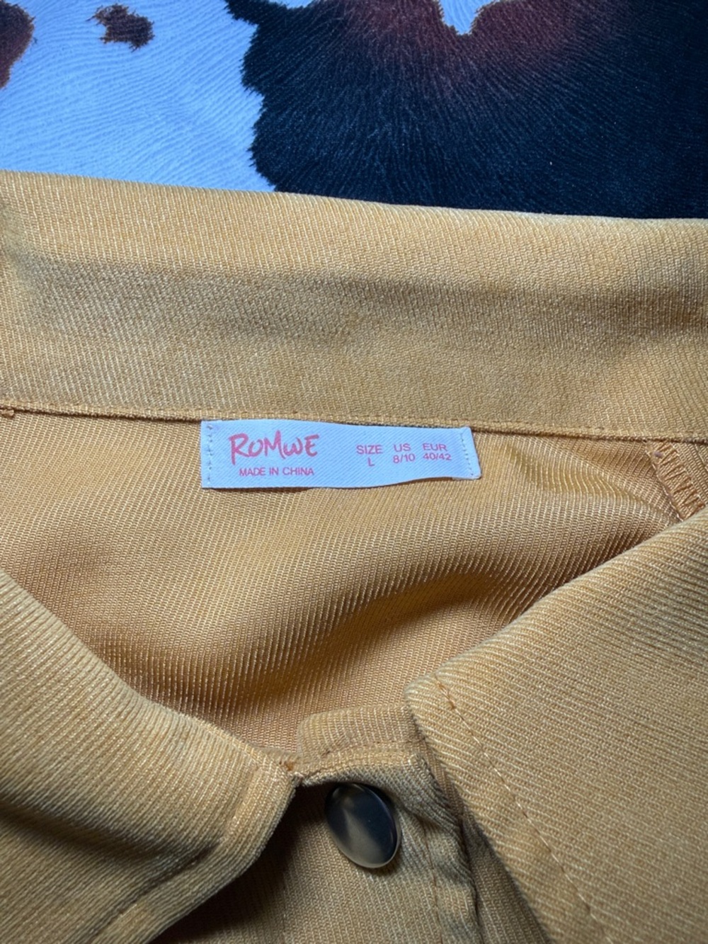 ROMWE Yellow Button Down Crop Top Size Large - Picture 3 of 6